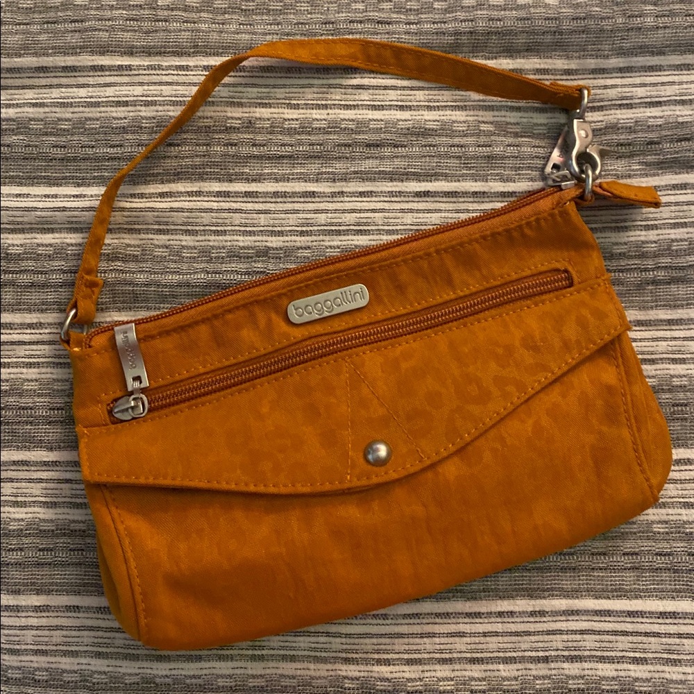 Baggallini Clutch/Crossbody Bag